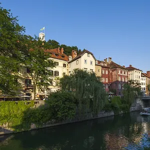 hotellátogatás